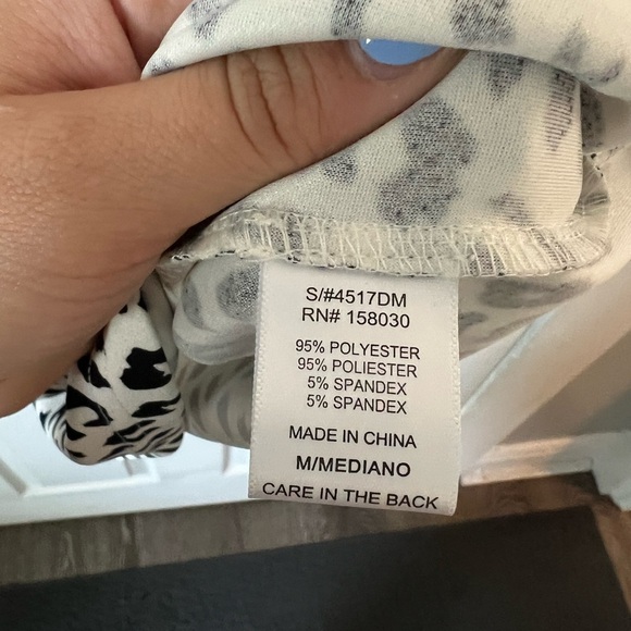 Love Tree Black and White Mini Sundress Scoop Neck Sleeveless - Picture 6 of 6